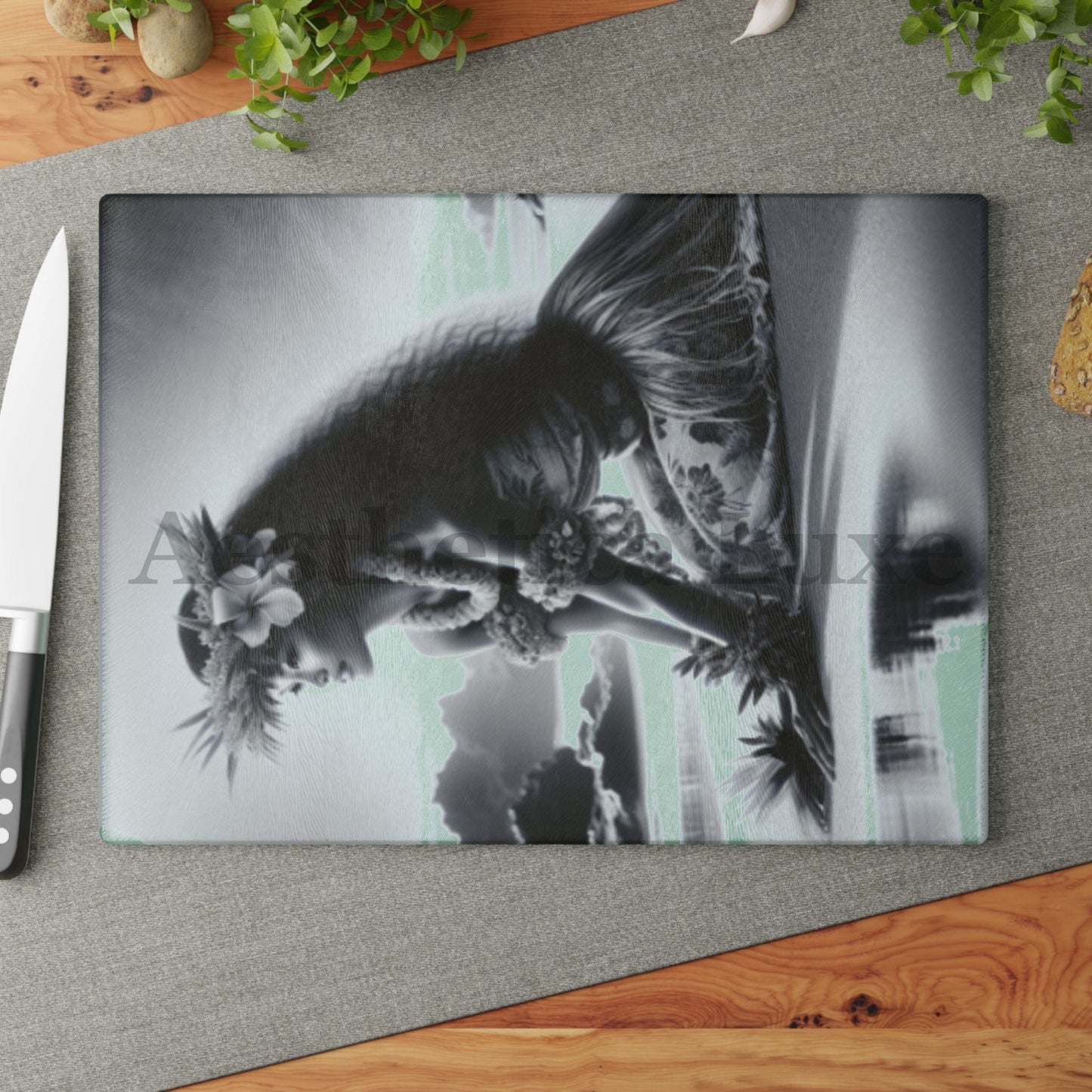 Tropical Hula Girl Glass Cutting Board - Elegant Kitchen Decor for Cooking & Entertaining